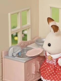 Le Cosy Cottage Du Village - SYLVANIAN FAMILIES Blanc - Sylvanian -Magasin De Jouets le cosy cottage du village sylvanian families 4